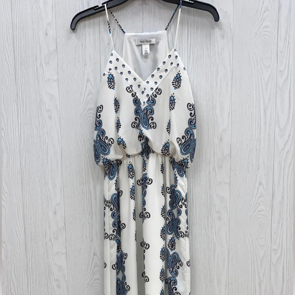 White House black market women dress color white and blue size 2